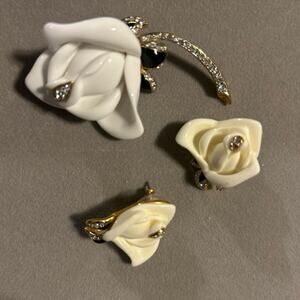 Kenneth Jay Lane White Rose Brooch Earrings Set KJL Signed Vintage Lucite Jewel